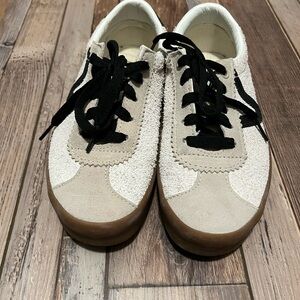 Vans White and Black Sneakers